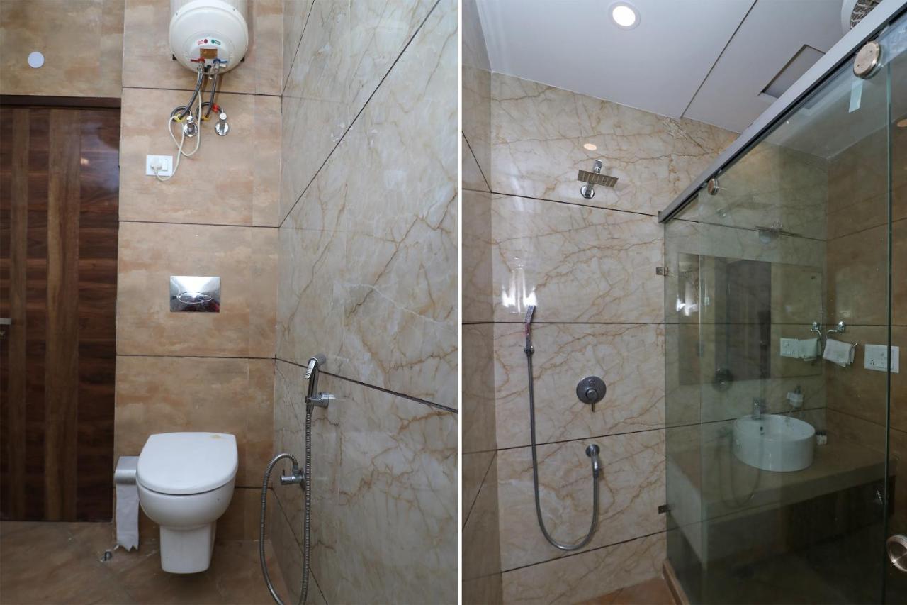 Oyo 9999 Hotel La Wisteria Delhi  Dış mekan fotoğraf