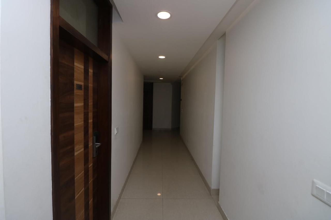 Oyo 9999 Hotel La Wisteria Delhi  Dış mekan fotoğraf
